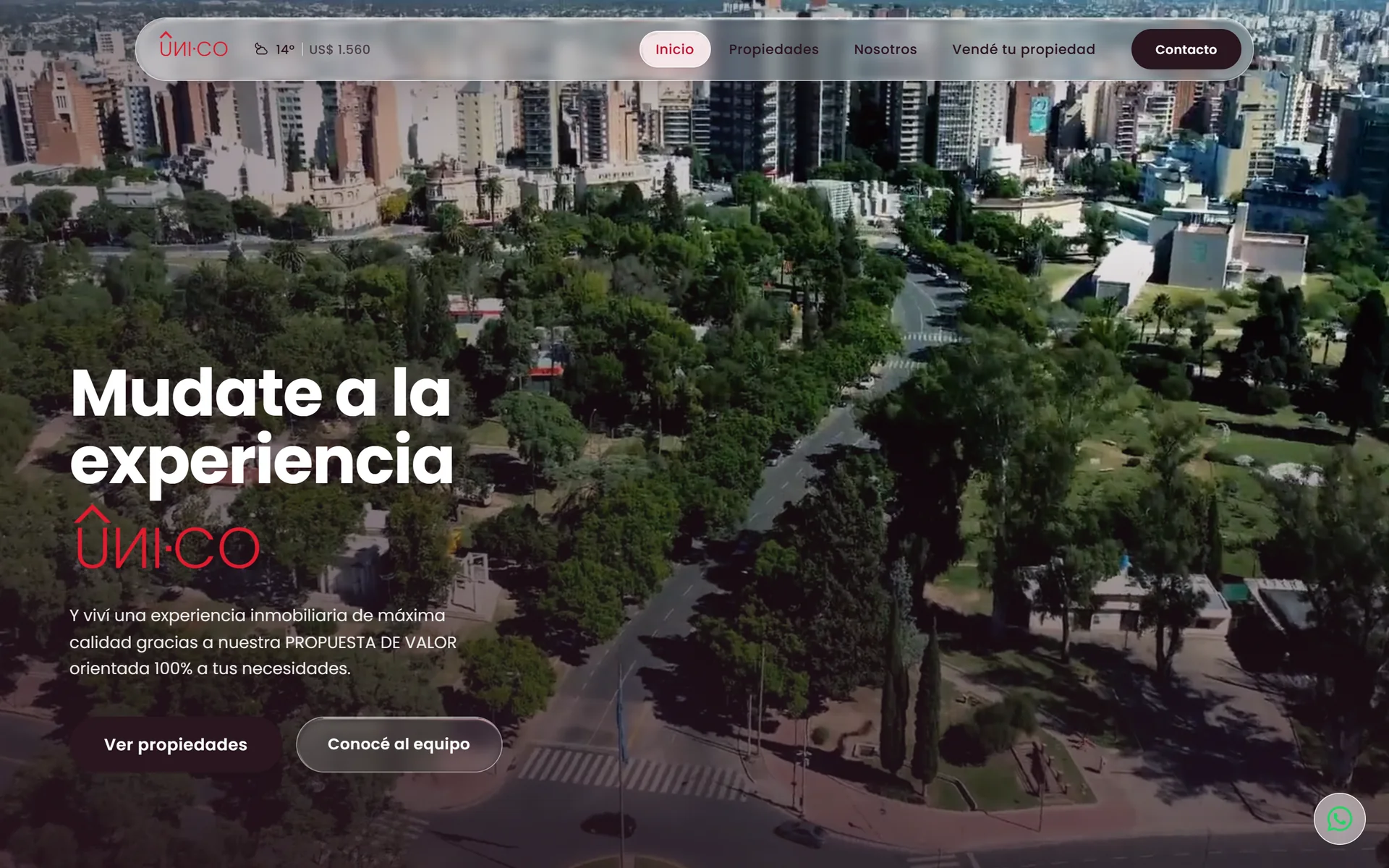 Portada del sitio de Único Inmobiliaria con vista aérea de la ciudad